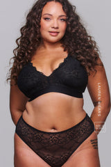 Lauren | Size: 34 DD-F / 16