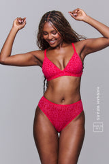 Hannah wears Bralette Leopard Mesh Pink 