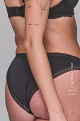 Kanten V-slip met randje - Zwart (Flexibele beugel)