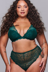 Lauren | Size: 34 E / 16